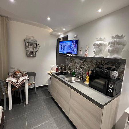 Nel Cortile Suite تْشيفالو المظهر الخارجي الصورة
