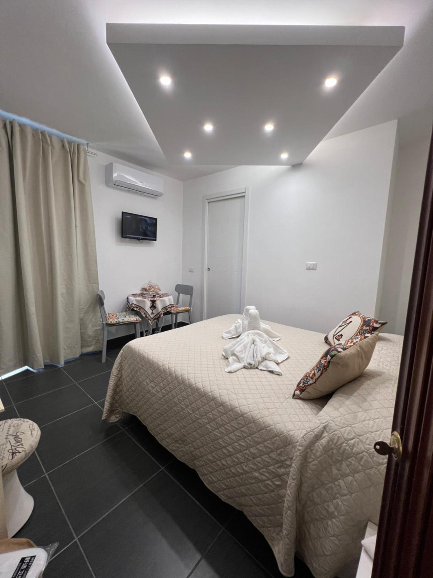 Nel Cortile Suite تْشيفالو المظهر الخارجي الصورة